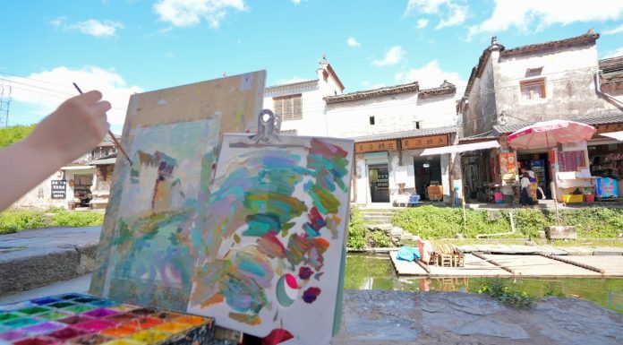 Cina: turisti dipingono i paesaggi rurali del villaggio di Likeng (1)