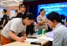 Cina: fiere del lavoro e corsi di formazione per favorire l’occupazione (3)