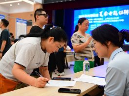 Cina: fiere del lavoro e corsi di formazione per favorire l’occupazione (3)