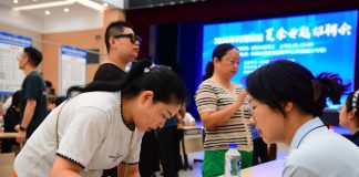 Cina: fiere del lavoro e corsi di formazione per favorire l’occupazione (3)