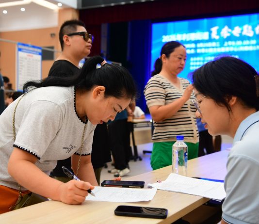 Cina: fiere del lavoro e corsi di formazione per favorire l’occupazione (3)