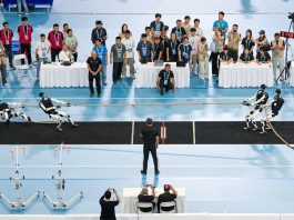 Cina: sfida a tiro alla fune ai Giochi mondiali dei robot umanoidi (2)