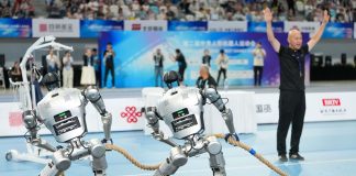 Cina: sfida a tiro alla fune ai Giochi mondiali dei robot umanoidi (3)