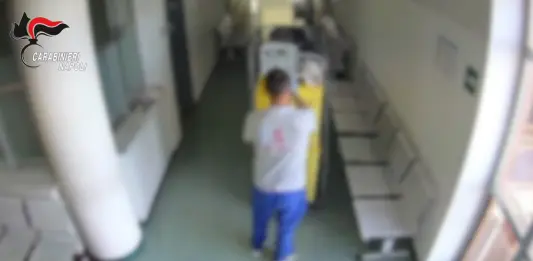 Napoli, ruba un condizionatore all’Istituto tumori: denunciato / Video