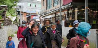 Cina: ricollocati residenti e turisti dopo colata di fango nello Xizang (3)