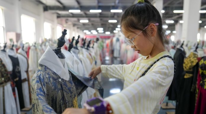 Cina: a Caoxian l’industria degli hanfu vale 13 miliardi di yuan (1)