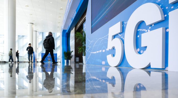 Cina: abbonamenti a rete mobile 5G superano il 70% del totale