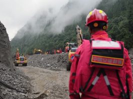 Cina: proseguono i soccorsi dopo la colata di fango a Gyirong nello Xizang (4)