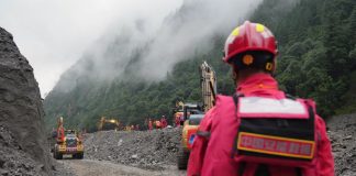Cina: proseguono i soccorsi dopo la colata di fango a Gyirong nello Xizang (4)