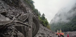 Cina: proseguono i soccorsi dopo la colata di fango a Gyirong nello Xizang (5)