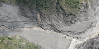 Cina: esperti, colata di fango mortale nello Xizang causata da una valanga di ghiaccio e roccia in Nepal
