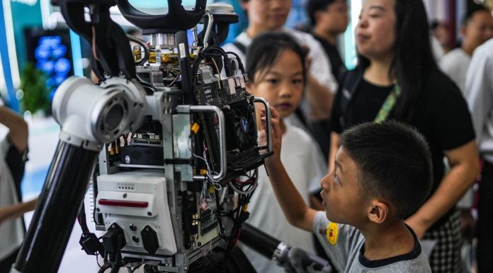 Cina: Guiyang, al via expo internazionale sull’industria dei big data (3)