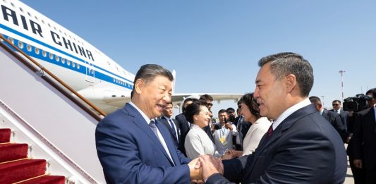 Xi arrivato a Bishkek per il vertice SCO e la visita di Stato in Kirghizistan