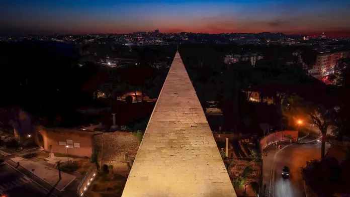 Piramide Cestia