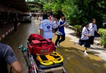 Sparatoria in una scuola vicino Bangkok, diversi morti e feriti
