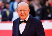 Massimo Boldi cade durante una passeggiata a Forte dei Marmi, ricoverato