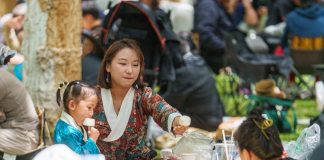 Cina: tradizione del Lingka durante il Festival Shoton nello Xizang (3)