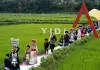 Cina: Sichuan, sfilata con costumi etnici tradizionali tra le risaie (2)