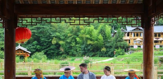 Cina: Hunan, Huxingshan attira turisti con clima montano e ricco patrimonio (1)