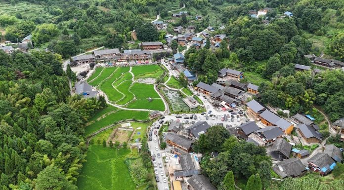 Cina: Hunan, Huxingshan attira turisti con clima montano e ricco patrimonio (2)