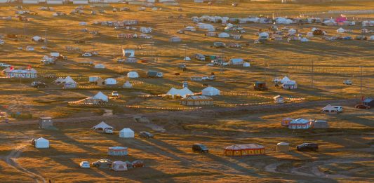 Cina: festival delle tende tra tradizioni e sport nel Sichuan (2)