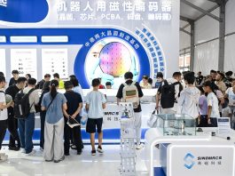 Cina: Pechino, World Robot Conference 2026 attrae numerosi visitatori (2)