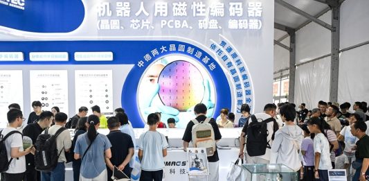 Cina: Pechino, World Robot Conference 2026 attrae numerosi visitatori (2)