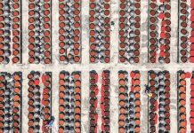 Cina: preparazione della salsa al peperoncino nell’Hunan (1)