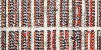 Cina: preparazione della salsa al peperoncino nell’Hunan (1)