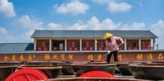 Cina: preparazione della salsa al peperoncino nell’Hunan (2)