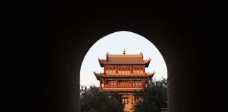 Cina: il tramonto visto dal passo di Jiayu, sulla Grande Muraglia (2)