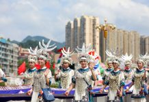 Cina: Qiannan celebra 70 anni con una parata nel Guizhou (2)