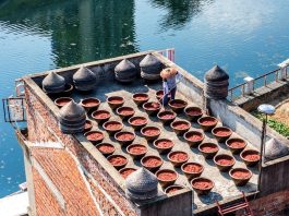 Cina: preparazione della salsa al peperoncino nell’Hunan (3)