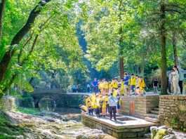 Cina: Anhui, monte Langya attira turisti con attività diurne e notturne (3)