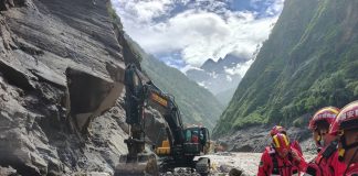 Cina: Xizang, oltre 2.100 soccorritori impegnati nelle ricerche dopo colata di fango (1)