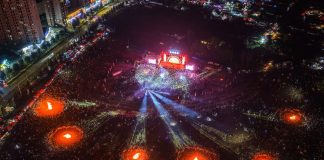 Cina: la Festa delle torce anima Guizhou e Yunnan (1)