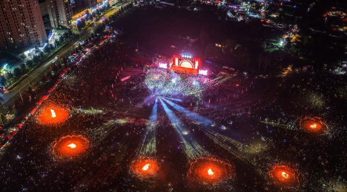 Cina: la Festa delle torce anima Guizhou e Yunnan (1)