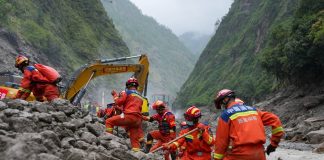 Cina: Xizang, oltre 2.100 soccorritori impegnati nelle ricerche dopo colata di fango (2)