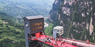 Cina: Yunnan, villaggio potenzia infrastrutture per raggiungere fondovalle (1)