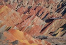 Cina: Zhangye, oltre 25.000 visitatori al giorno nell’area panoramica Danxia (3)