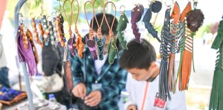 Cina: Yakeshi, attività su ghiaccio e neve fuori stagione attirano turisti (3)