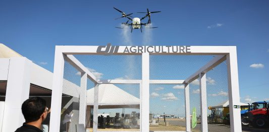 Cina: accolto con favore riesame USA di designazione DJI come “azienda militare”