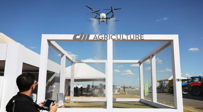 Cina: accolto con favore riesame USA di designazione DJI come “azienda militare”