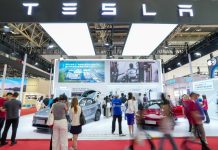 Cina: Tesla integra il modello IA Doubao nei sistemi di bordo
