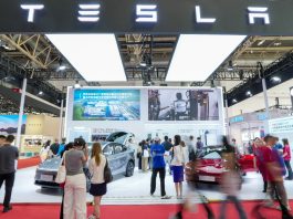 Cina: Tesla integra il modello IA Doubao nei sistemi di bordo
