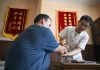 Cina: visitatori internazionali scoprono la medicina tradizionale a Sanya (2)