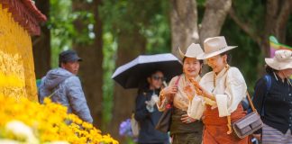 Cina: tradizione del Lingka durante il Festival Shoton nello Xizang (2)