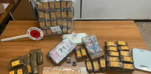 Contrasto al traffico di stupefacenti a Roma, due arresti e 13 kg di droga sequestrati nel quartiere di Castelverde / Video