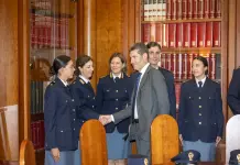 Polizia, gli allievi agenti del 233° corso di formazione ricevono gli alamari