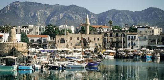 Cipro, un traghetto si ribalta e affonda al largo di Girne: ci sono dei morti